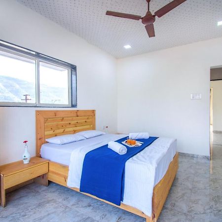 Empyrean Stay Ll 6Bhk Ll Royal Bramha Palace Ll Pvt Pool Ll Lonavala Exterior photo