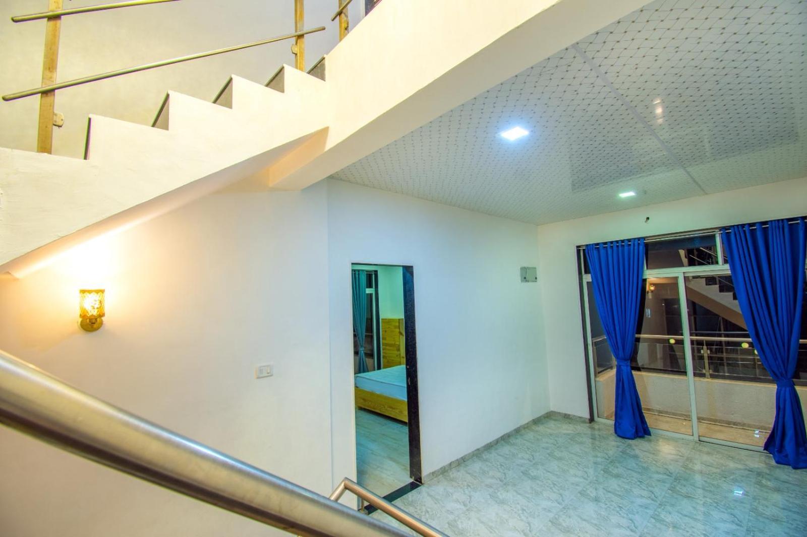 Empyrean Stay Ll 6Bhk Ll Royal Bramha Palace Ll Pvt Pool Ll Lonavala Exterior photo