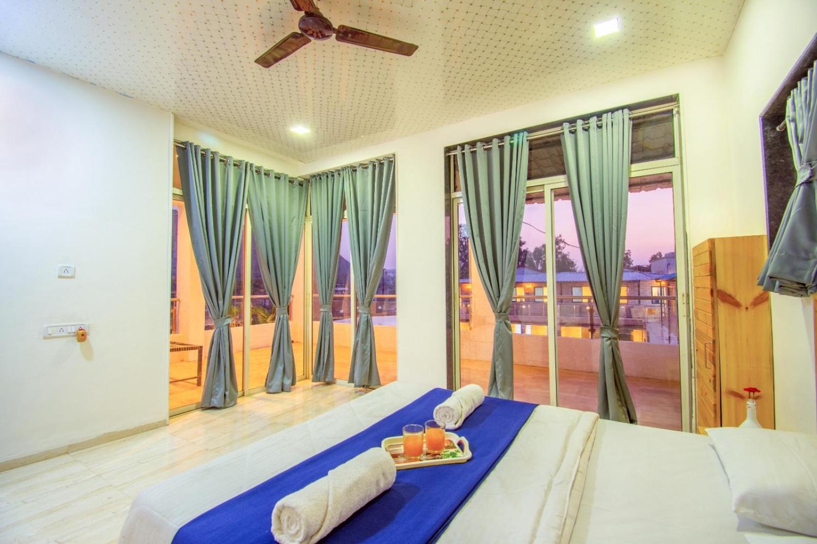Empyrean Stay Ll 6Bhk Ll Royal Bramha Palace Ll Pvt Pool Ll Lonavala Exterior photo